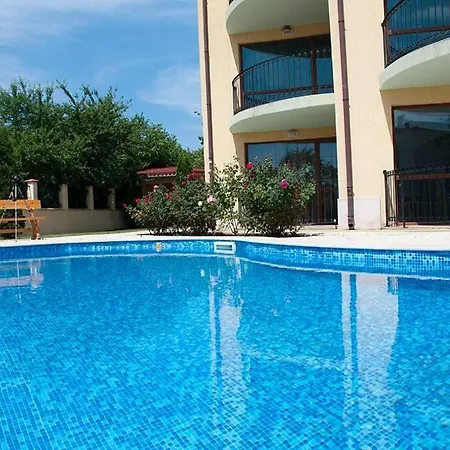 Apartment Deluxe 2 Bedroom With Pool View Mamaafrica Balchik