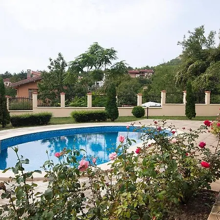 Apartment Deluxe 2 Bedroom With Pool View Mamaafrica *