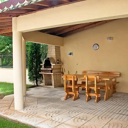 Apartment Deluxe 2 Bedroom With Pool View Mamaafrica