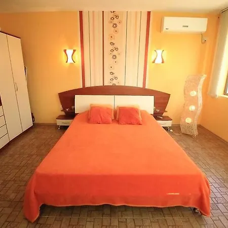 Deluxe 2 Bedroom With Pool View Mamaafrica Apartment